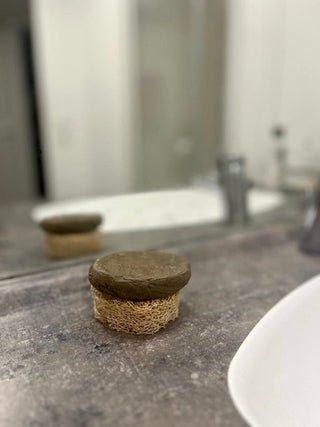 Recette de stick détachant écologique : Savon de Marseille et terre de sommière